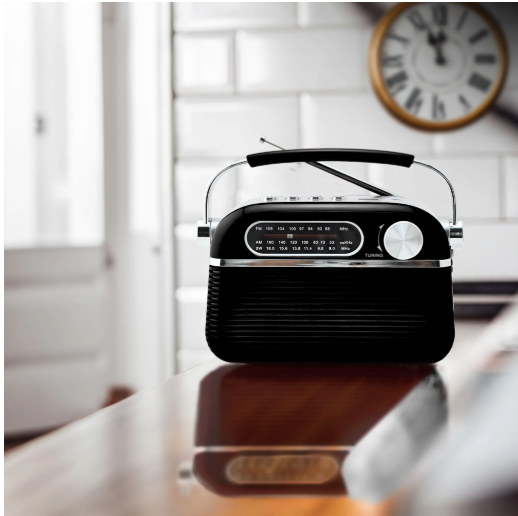 Retro-radio Bluetooth-kaiuttimella – FM, AM ja SW, kannettava vintage-radio - Image 3